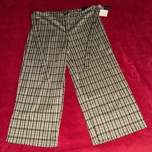Soho Women’s Plaid/ Checkered Wide-Leg Pants
Size: Large
Brand new with tag